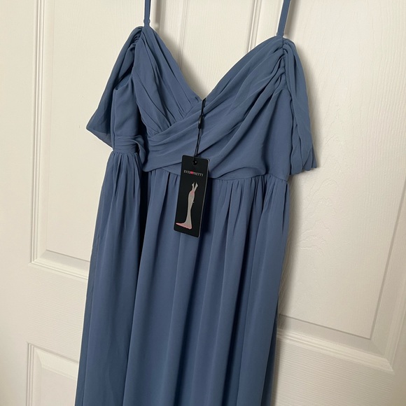 Ever Pretty Cold Shoulder Zip Back Maternity Dress - Picture 6 of 9